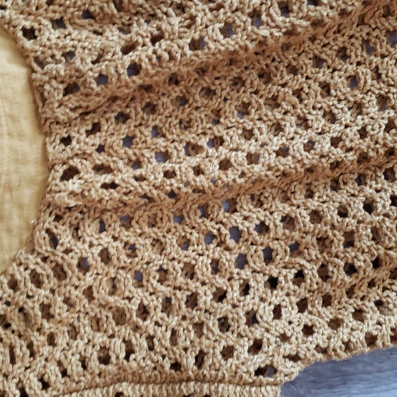 Crocheted top - Picture 2 of 4